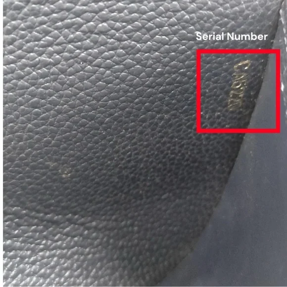 Louis Vuitton Black Leather Wallet Sleek Design - Picture 10 of 10